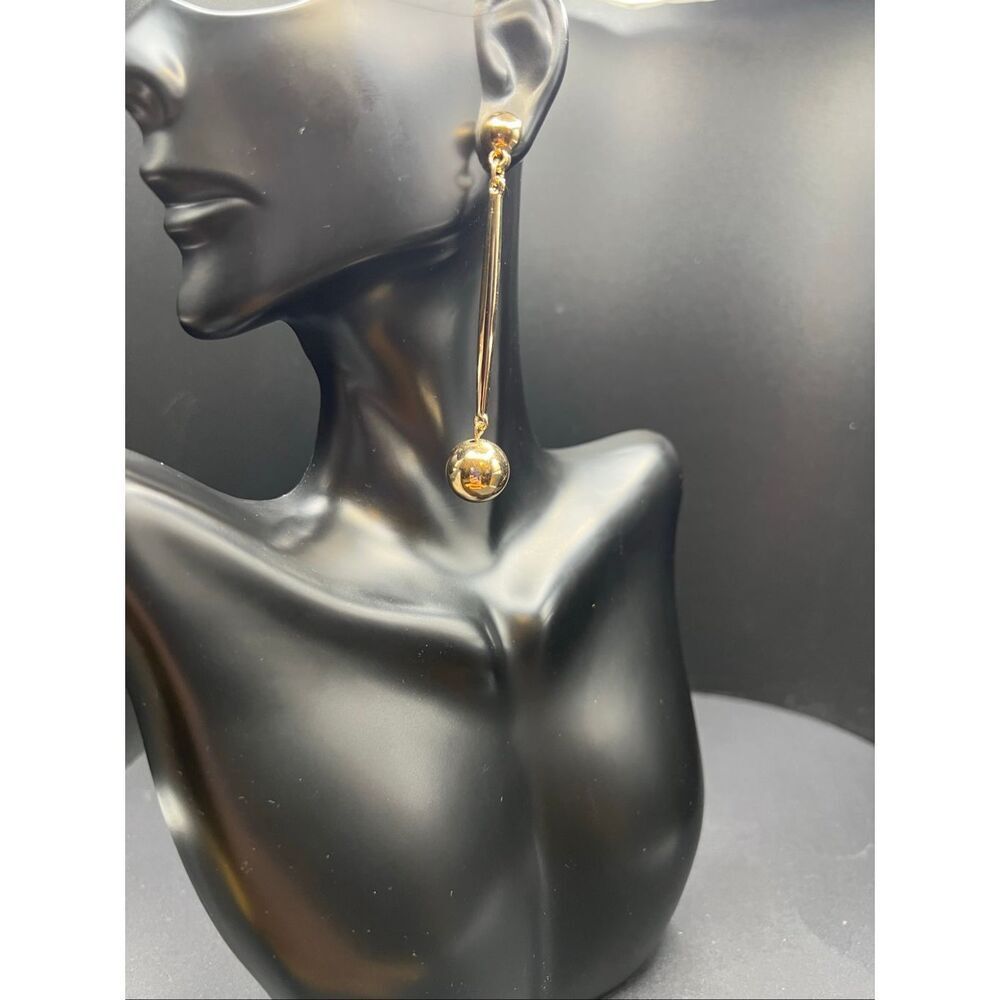 New Daisy Fuentes Gold Tone Bar Ball Sphere Dangling Earrings